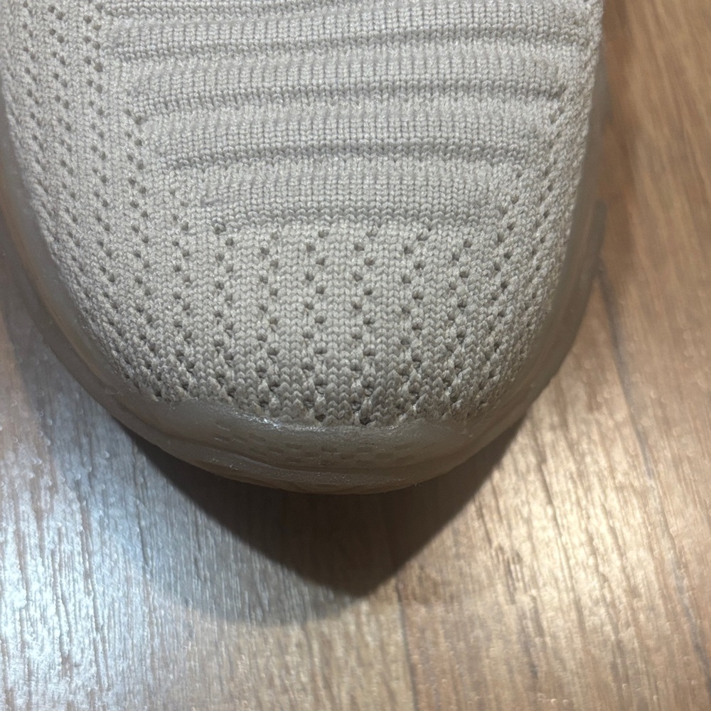 Women's Stylish Beige Sneakers - Picture 5 of 7